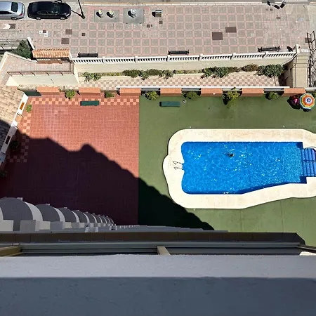 Апартаменти Poseidon Sea Views & Pool Фуенхірола