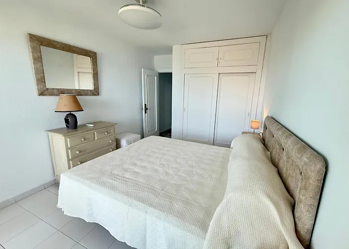 Poseidon Sea Views & Pool Апартаменти *