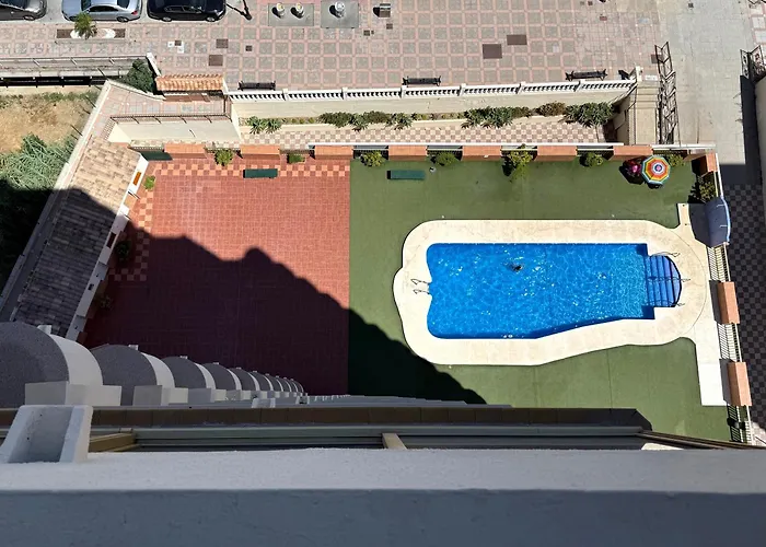 Апартаменти Poseidon Sea Views & Pool Фуенхірола